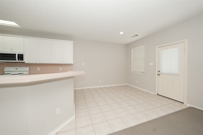 Building Photo - 14310 Mirkwood Ln