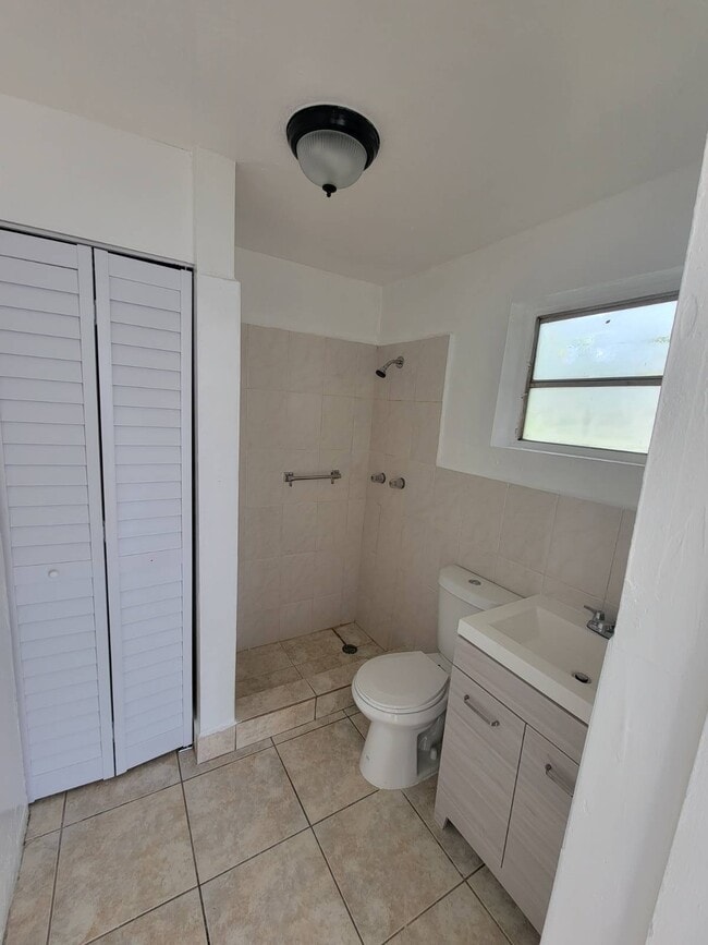 Building Photo - 655 SW 19th Rd