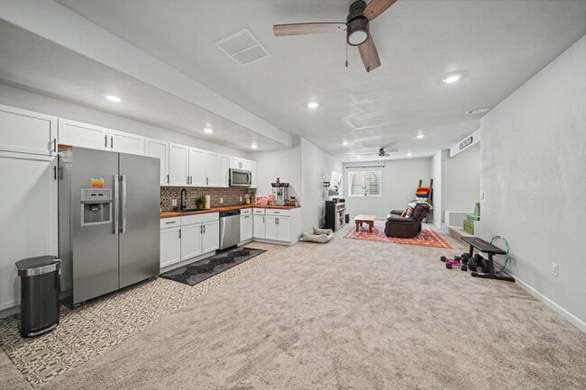 Building Photo - 6339 Knapp Dr