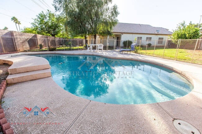 Building Photo - 1891 E Brentrup Dr