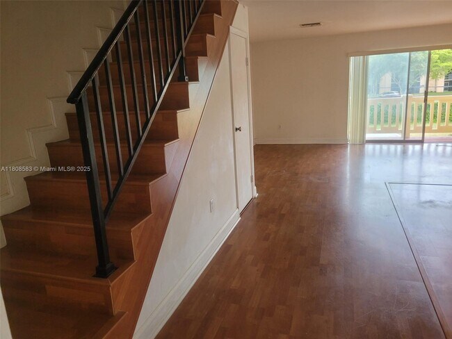 Building Photo - 8475 SW 137th Ave