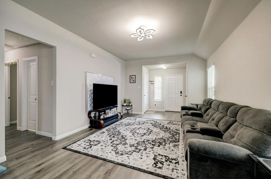 Building Photo - 25514 Woodmere Spur Ln
