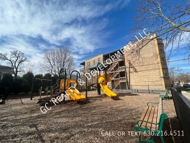 Building Photo - 7438 Adams St