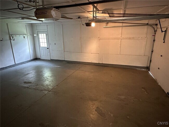 Building Photo - 6846 Crystalwood Dr