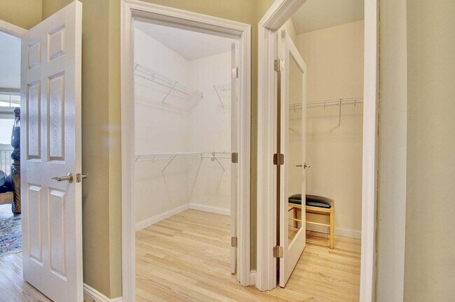 Building Photo - 459 Pinnacle Way