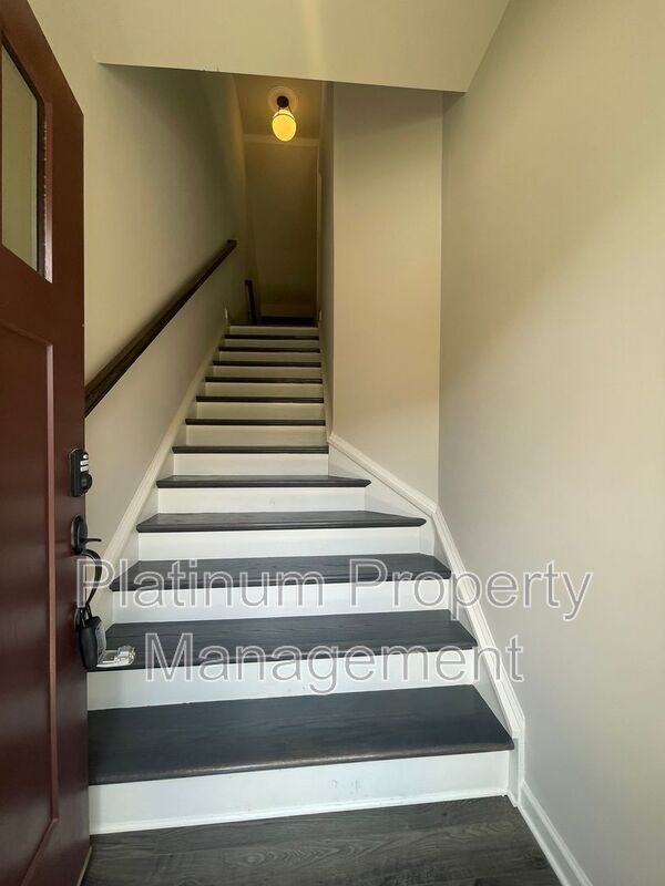 Building Photo - 1631 Venture Pt Wy