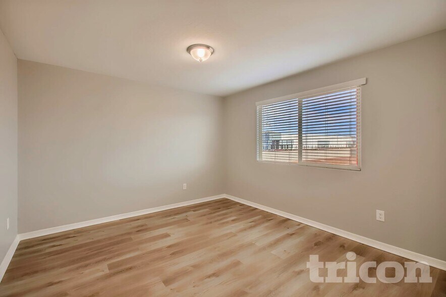 Building Photo - 12042 W Fillmore St