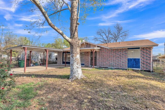 Building Photo - 5935 Highfield St