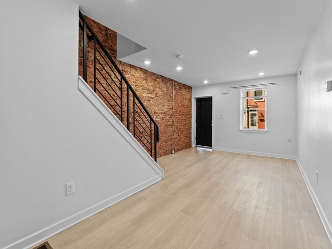 Building Photo - 2531 N Lee St