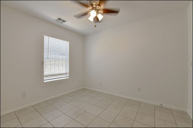 Building Photo - 4626 Maxwell Ave