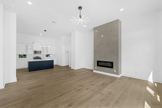 Building Photo - 2122 Oatfield Dr