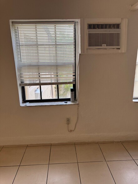 Building Photo - 384 Minorca Ave