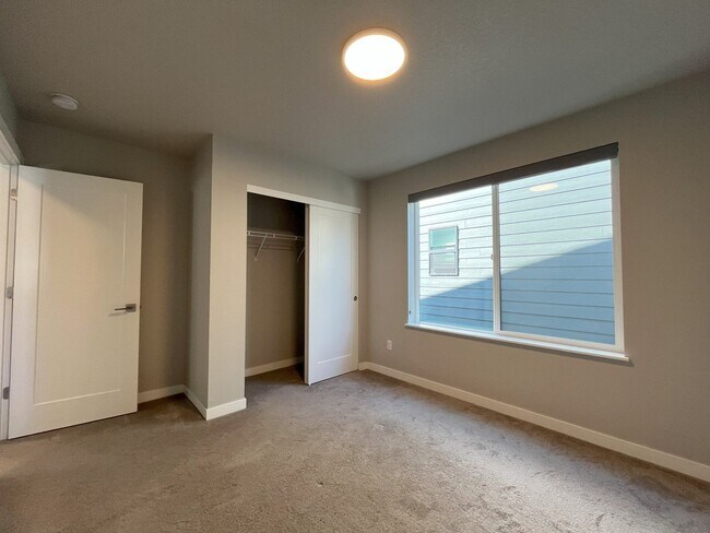 Building Photo - Three-Level Modern Living with Open Floor ...