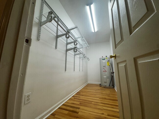 Building Photo - 1088 Pierce Rd