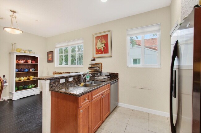 Building Photo - 321 Bayfront Dr