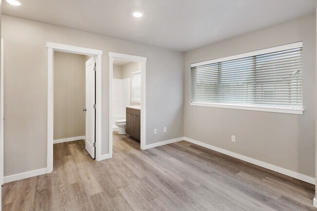 Building Photo - 1809 Eastgate Loop