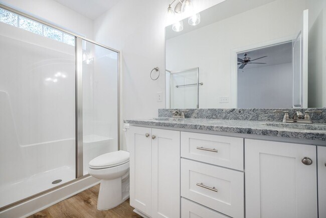 Building Photo - 402 Manly Way