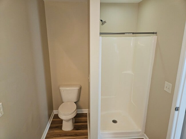 Building Photo - Darling 3br/2ba RANCH!! Avail Now! Near downtown Ral and I-40!!