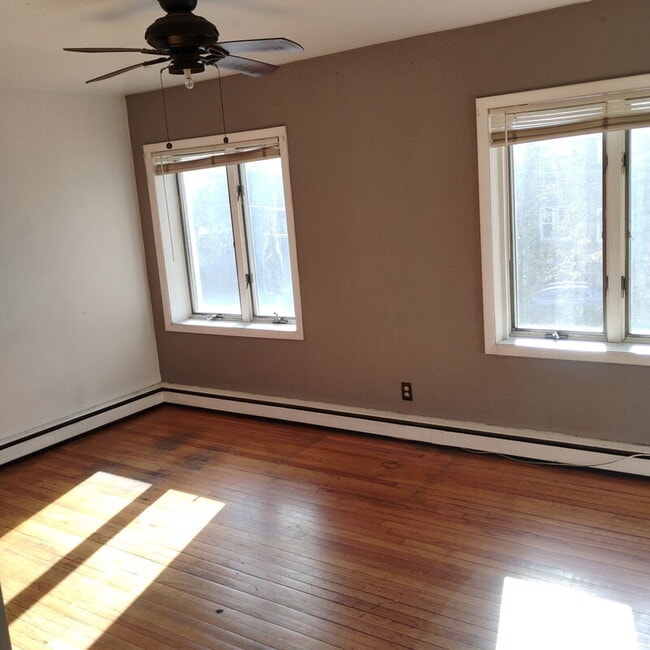 Building Photo - 13 Western Ave