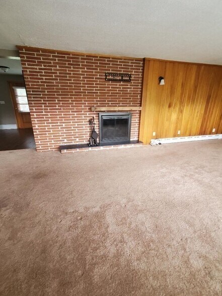 Building Photo - 107 Davis Rd