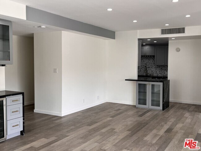 Building Photo - 10787 Wilshire Blvd