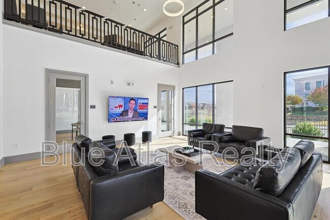 Building Photo - 2700 Old Denton Rd