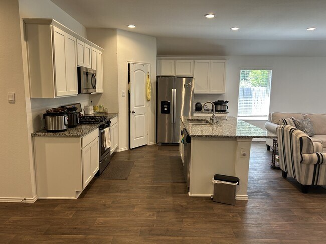 Building Photo - 3305 Cold Swan Ct