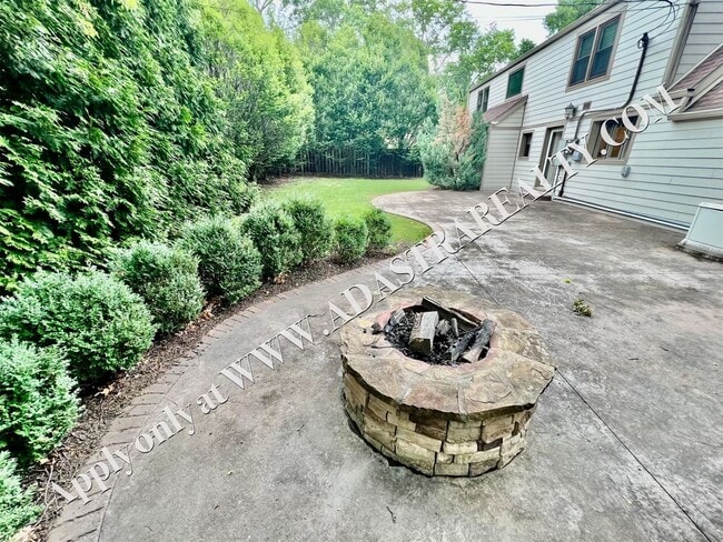 Building Photo - Beautiful 4 Bed 3.5 Bath Home in Fairway-Available NOW!!