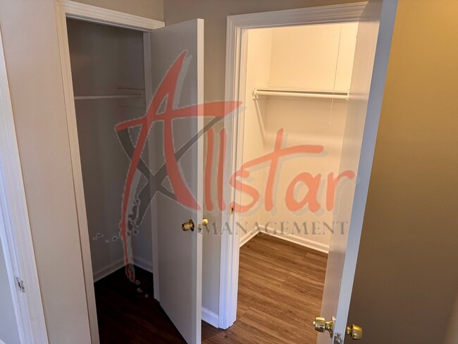 Building Photo - 1580 Gilford Cove E