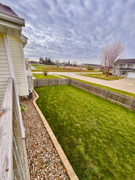 Building Photo - 505 SE Pleasant View Dr