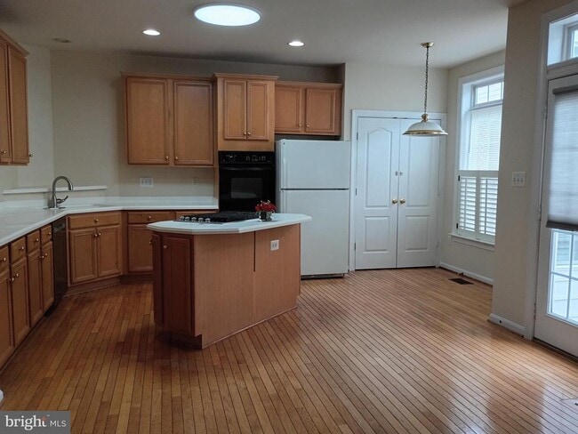Building Photo - 2822 Laura Gae Cir