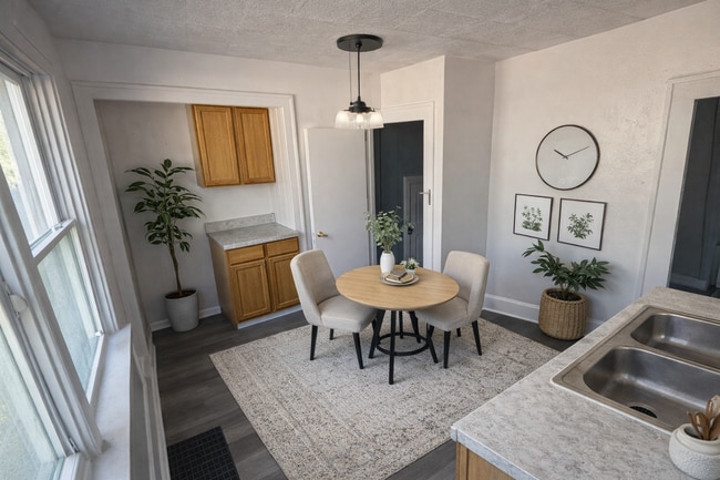 Building Photo - 2218 Green St