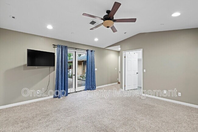 Building Photo - 8823 Los Coches Rd