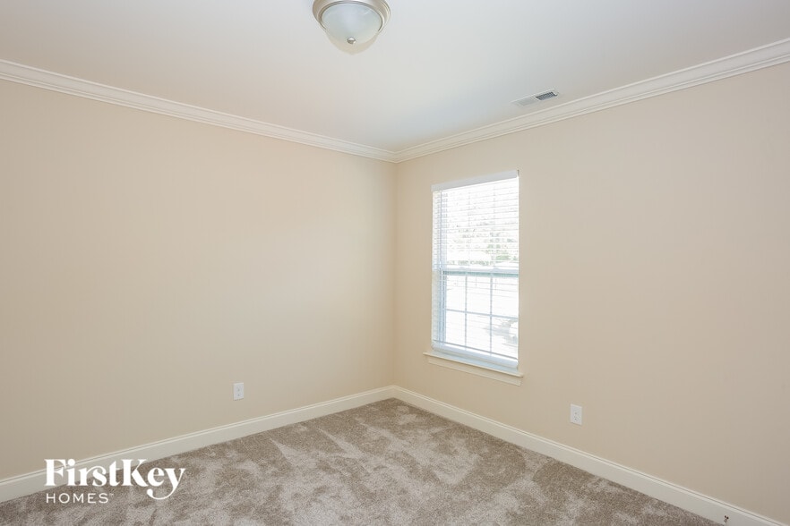 Building Photo - 1254 Pless St NW