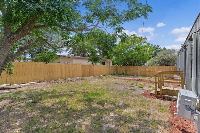 Building Photo - 33514 Luana Ct