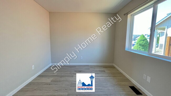 Building Photo - Welcome home to this charming 3 bedroom, 2 bathroom home in the heart of Yelm!