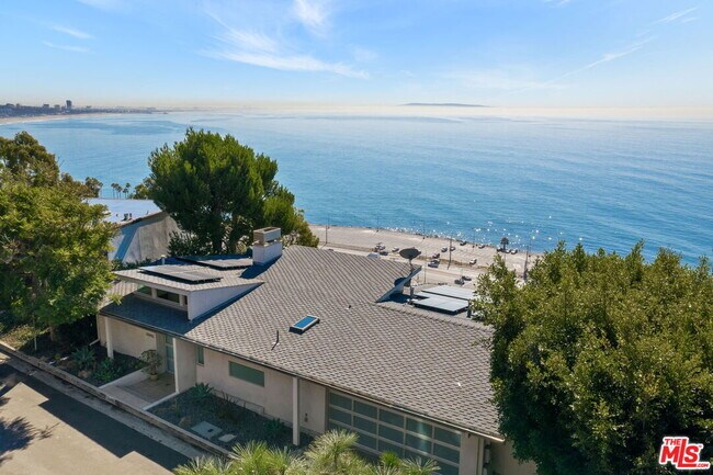 Building Photo - 17452 Revello Dr