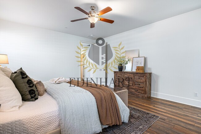 Building Photo - 1632 N Broadbent Ln