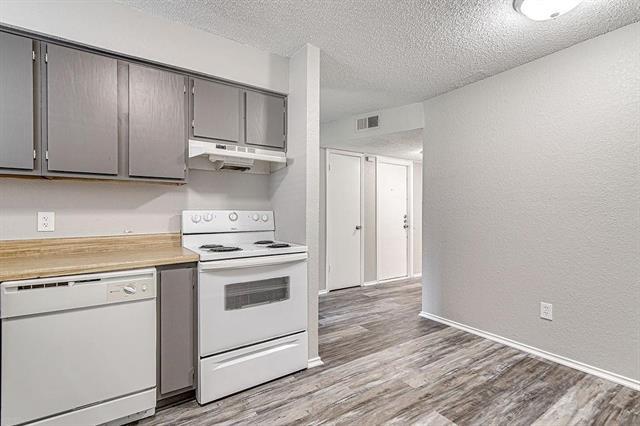 Building Photo - 836 NW Summercrest Blvd