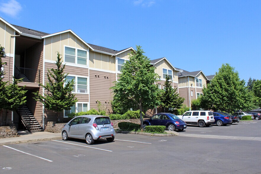 Building Photo - 683 NE 162nd Ave