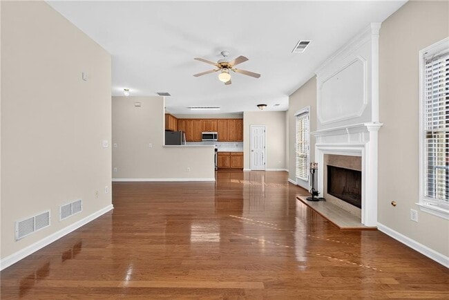 Building Photo - 2311 Ravinia Ct NE
