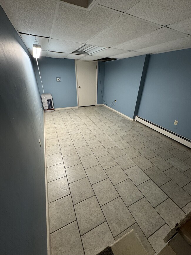 Building Photo - 126 College Ave