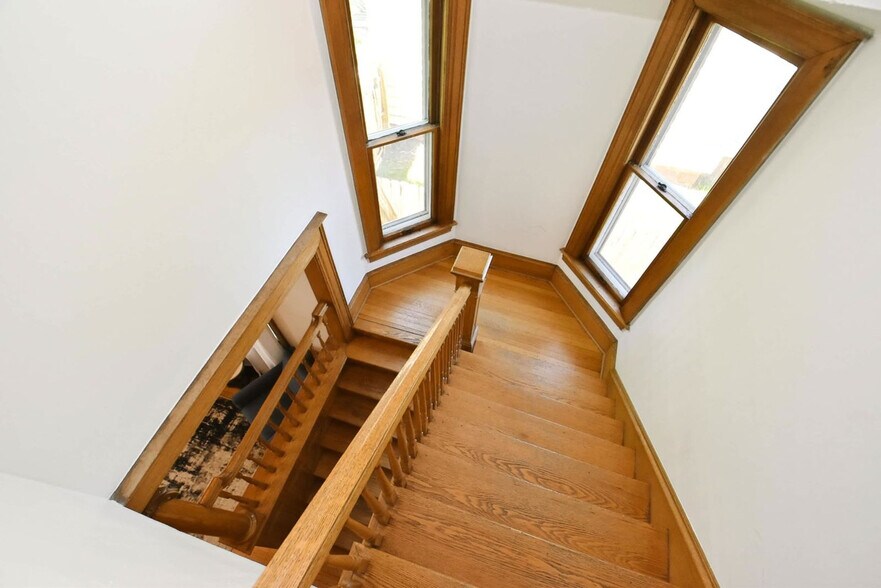 Building Photo - 103 Marquette Ave