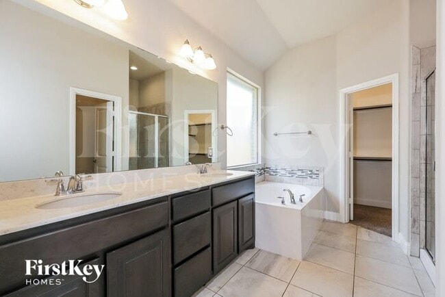 Building Photo - 14836 Complacent Way