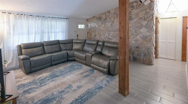 Building Photo - 2227 Granger Dr