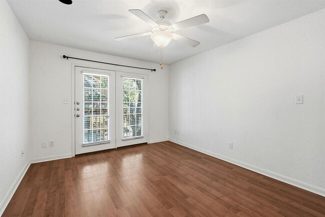 Building Photo - 7685 Northcross Dr