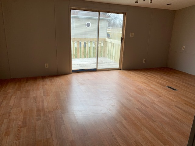 Building Photo - 207 S Ash St