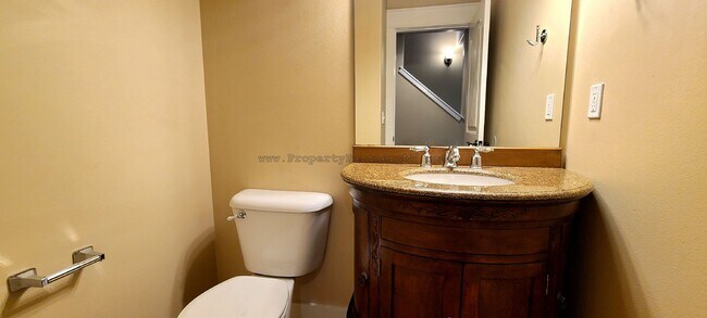 Building Photo - **$1,000 off first month rent!** Beautiful...
