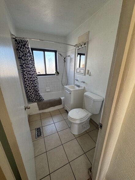 Building Photo - 2113 Madeira Dr NE