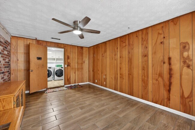 Building Photo - Bring Your Boat, RV, and Other Toys Home